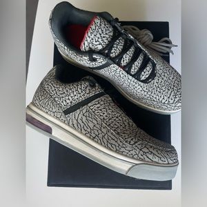 Vintage Undrcrwn The Layup Elephant/Grey Sneakers Size 8